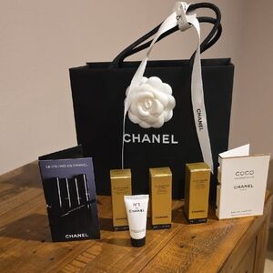 CHANEL Beauty Set